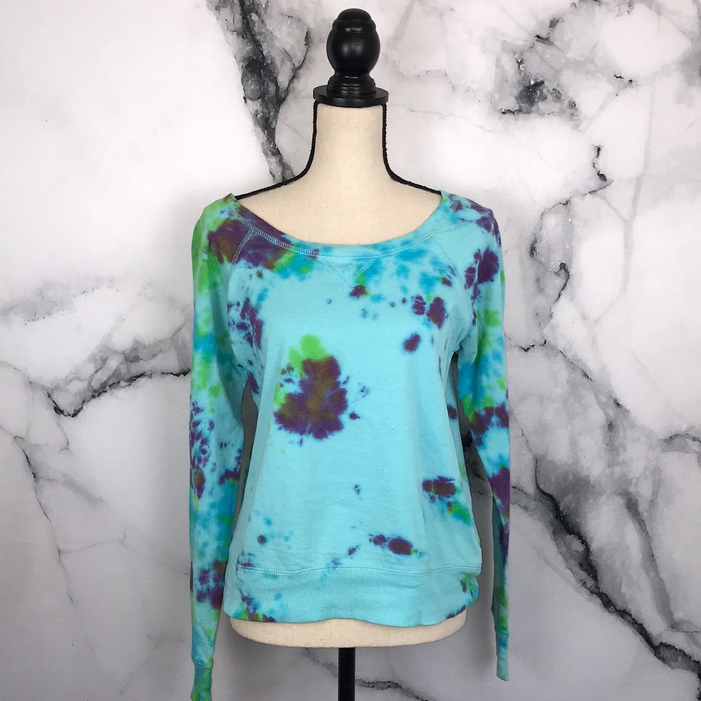 🦋ENERGIE🦋 tie dye / blue wash cropped sweatshirt